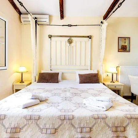 In Paleokastrites With Pool アパート リアパデス