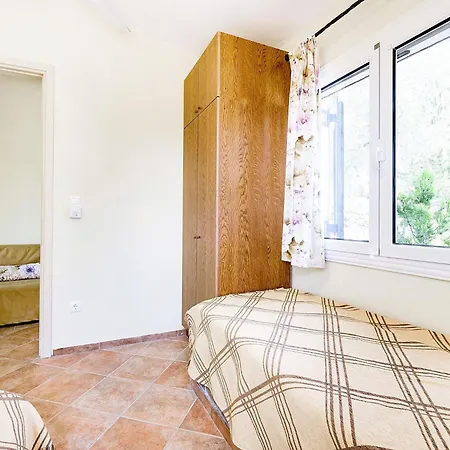 Appartement In Paleokastrites With Pool