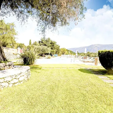 In Paleokastrites With Pool Liapades